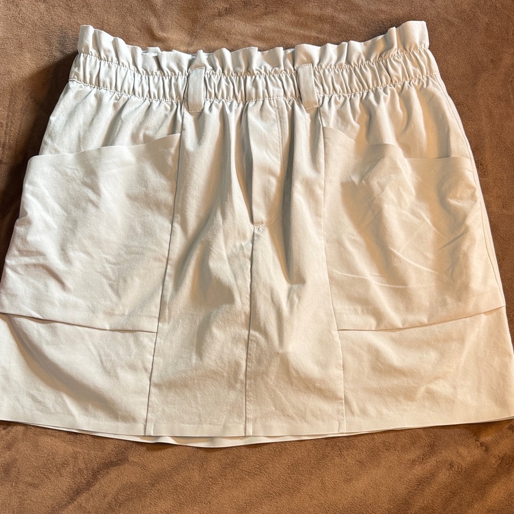 Athleta Cream Elastic Waist Mini Skirt
